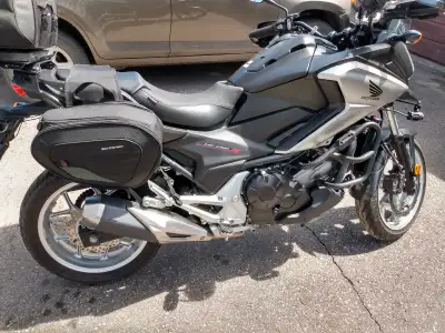 This bike is in excellent, well maintained condition . Excellent fuel economy ( I get about 3.2l/100...