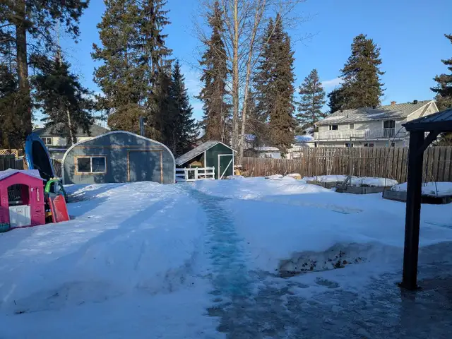 3 beds 1 bath House for rent  in Long Term Rentals in Smithers - Image 9