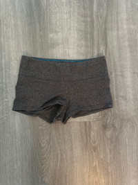 Aritzia/ TNA shorts