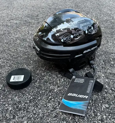 Bauer Hockey Helmet BHH2100L w/ puck, View more