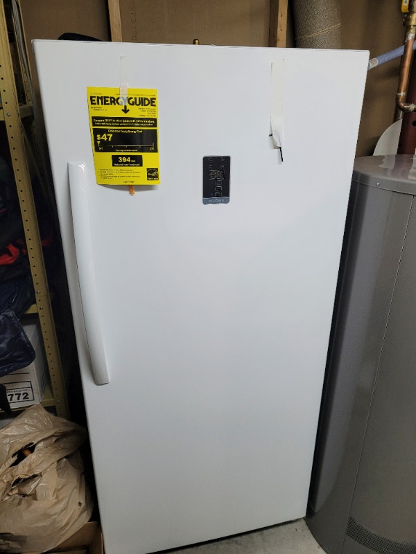 Brand new 13.8 cubic feet convertible standup fridge/freezer