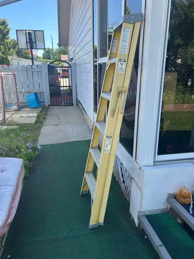 6’ Keller Fiberglass Step Ladder – Grade 1 Industrial (250 lb Ca, View more