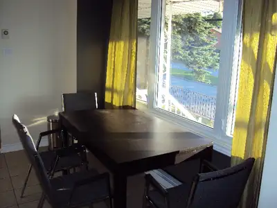 Version française après l'anglais STUDENTS ONLY For rent: 1 room located on the ground floor of a ho...