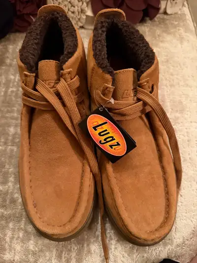 New with tags Men’s tan suede Lugz chukka boots; size 9, View more