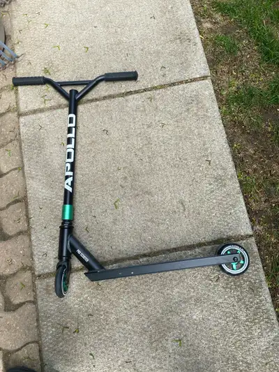 I'm selling an Apollo scooter that's perfect for riders looking for a reliable ride. This scooter is...