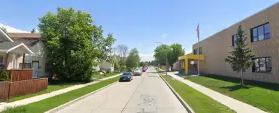 Excellent building opportunity in Winnipeg’s Weston neighbourhood! Alternatively, complete renovatio...