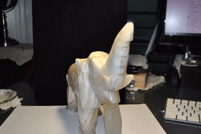 Vintage Alabaster Elephant Figurine Stone in Arts & Collectibles in Vancouver - Image 3