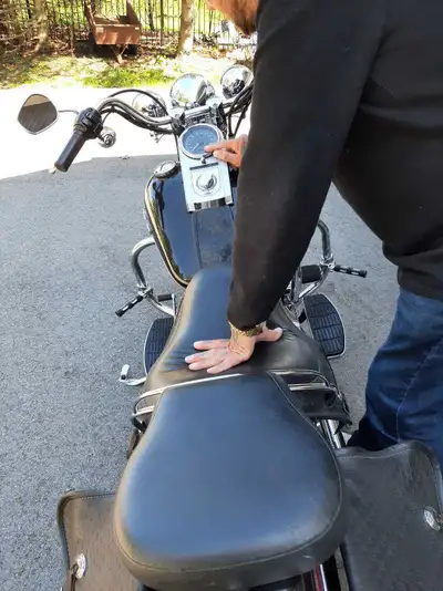 For sale 2003 hundredth anniversary edition springer softail heritage 48,500 km I have original pipe...