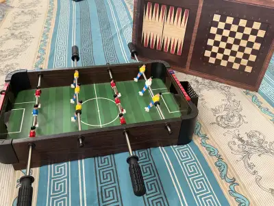 This versatile multi-game table is a compact entertainment centre, perfect for family fun! It featur...