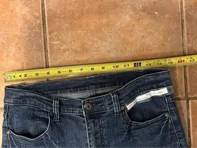 OJO jeans $15, size 28-29 (8-10), high waist, above ankle jeans in Women's - Bottoms in Oakville / Halton Region - Image 9