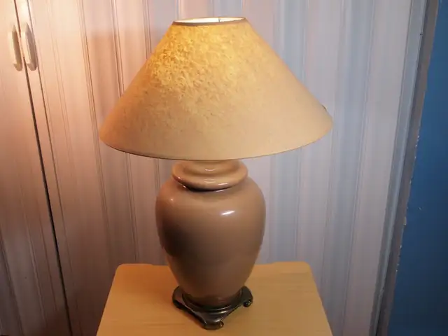 Grande lampe classique en forme de vase, 32" de hauteur in Indoor Lighting & Fans in Longueuil / South Shore - Image 3