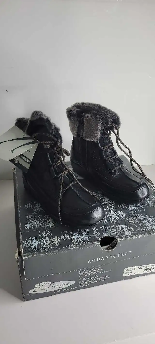 Aqua college black leather women's winter boots  in Women's - Shoes in Oakville / Halton Region - Image 3