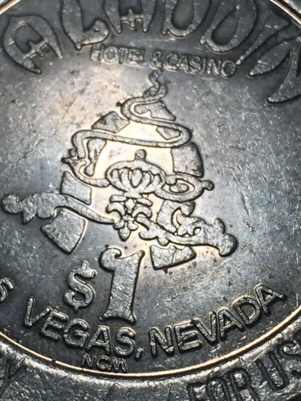 ALADDIN Las Vegas One Dollar Gaming Token 1987 14 PC in Arts & Collectibles in Vancouver - Image 6
