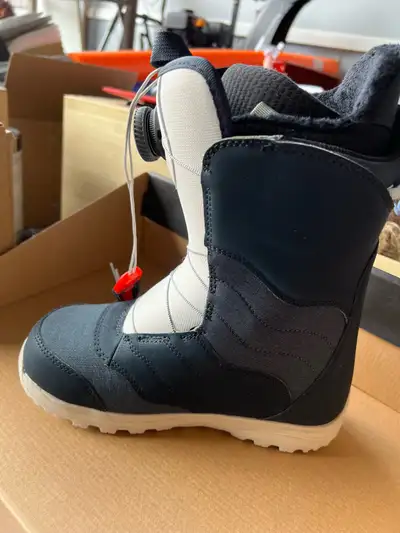 Burton Mint Boa, View more