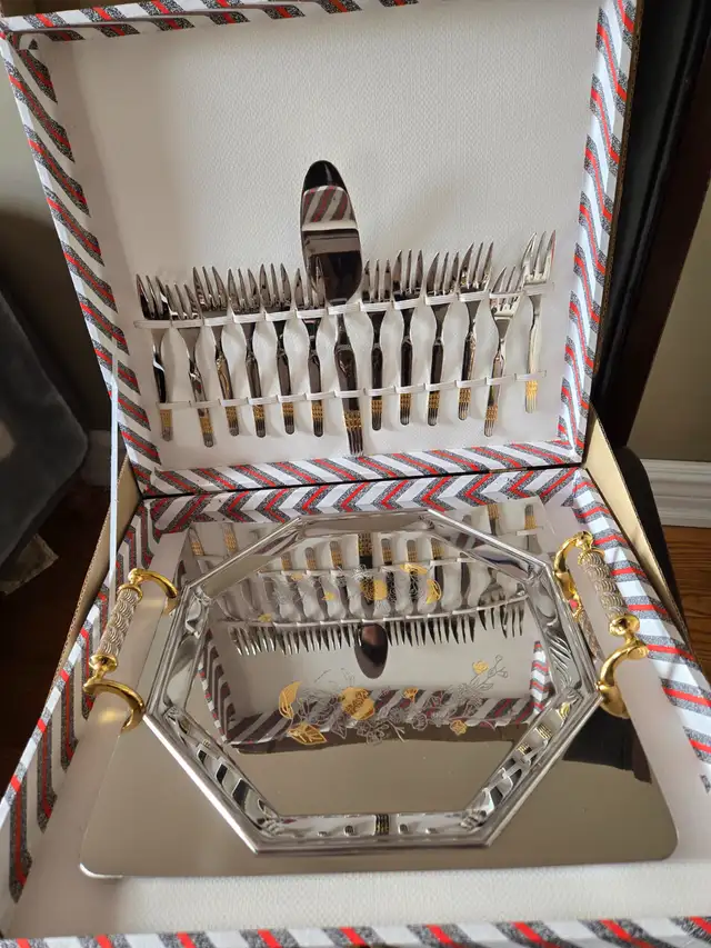 Cutlery set in Kitchen & Dining Wares in Mississauga / Peel Region - Image 3