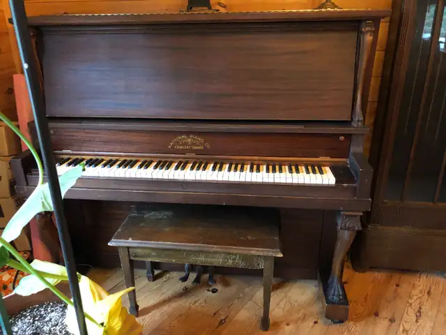 Upright Piano, National Piano Co. in Pianos & Keyboards in Laurentides - Image 5