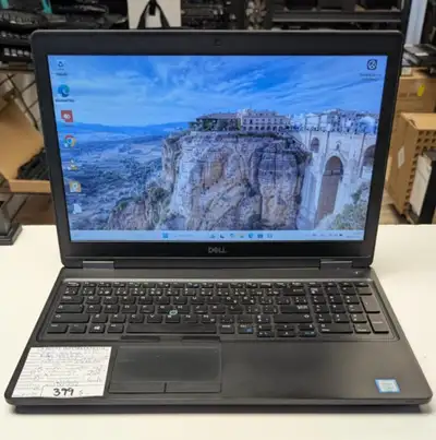 Ordinateur portable Dell de 15,6 pouces Processeur : Intel i5-8250U 1,6 – 1,8 Ghz Carte vidéo : Inte...