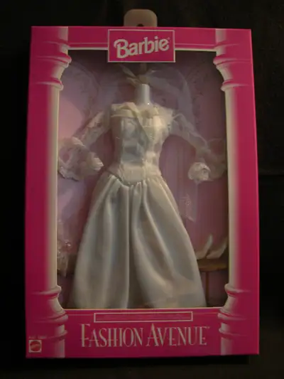 BARBIE - ENSEMBLE DE MARIÉE -FASHION AVENUE # 15897 (±1996), View more