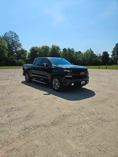 2021 Chevrolet 1500 pickup 3 liter duramax ,leather heated seats,navigation,Bluetooth,sunroof,onstar...