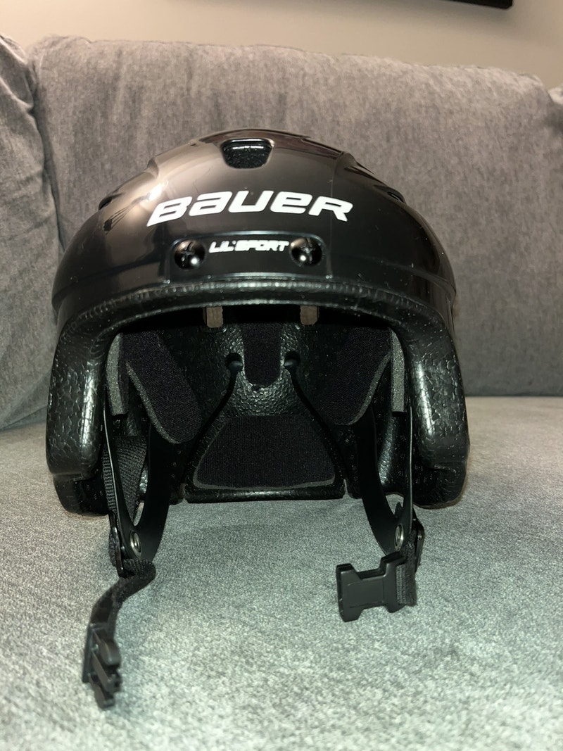Skating / hockey helmet size 66 3/4 good thru 2024 Hockey