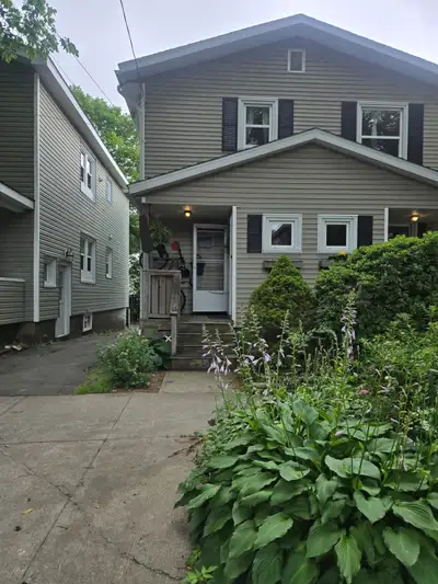 2 bedroom upper flat avail Sept 1 - $1,995 per month incl water. Quinpool area - walk to hospitals,...