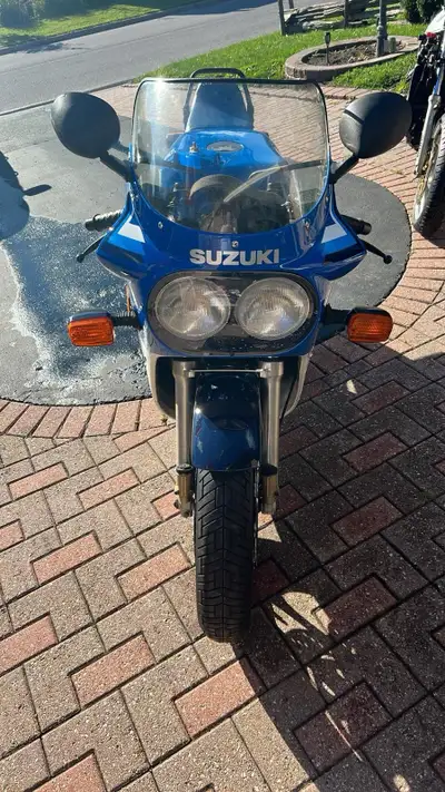 1985 Suzuki GSXR 750 for sale. This is one of the original 1000 bikes to come to Canada. bike can be...