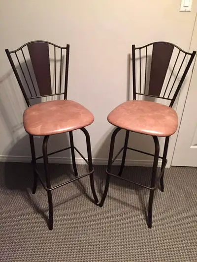 2 tabourets pivotants AMISCO, View more