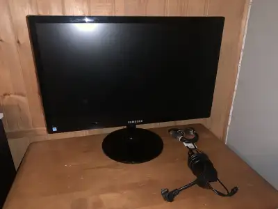 Écran SAMSUNG avec câble, View more