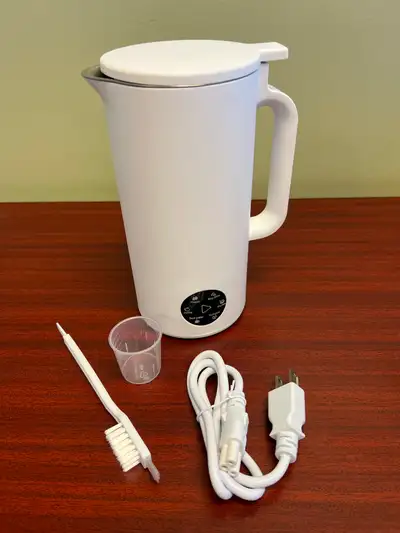 Portable Mini Soybean Milk Maker, 110V Automatic Multi-Function Blender With Self-Clean Option, 11.8...