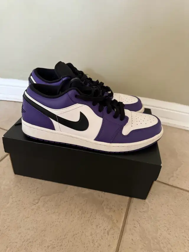 authentic Jordan 1 COURT PURPLE/BLACK-WHITE size: 10.5 in Men's Shoes in Oakville / Halton Region - Image 2