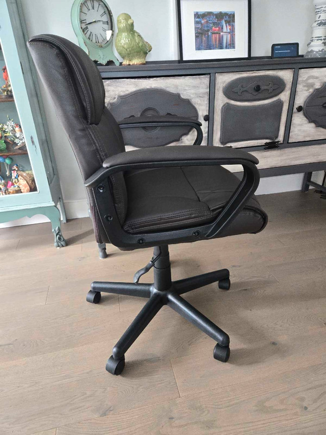 Office chair in Chairs & Recliners in Bedford