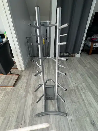 Reebok weight plate holder Pick uo at whitehorn ne