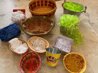 Pâques - Panier divers en osier, métal, carton / Easter baskets, View more