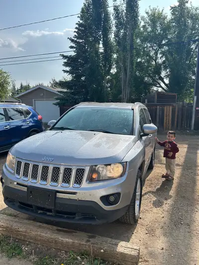 Selling my 2016 Jeep Compass North 4-door 4WD in grey. This SUV has been well maintained, is reliabl...
