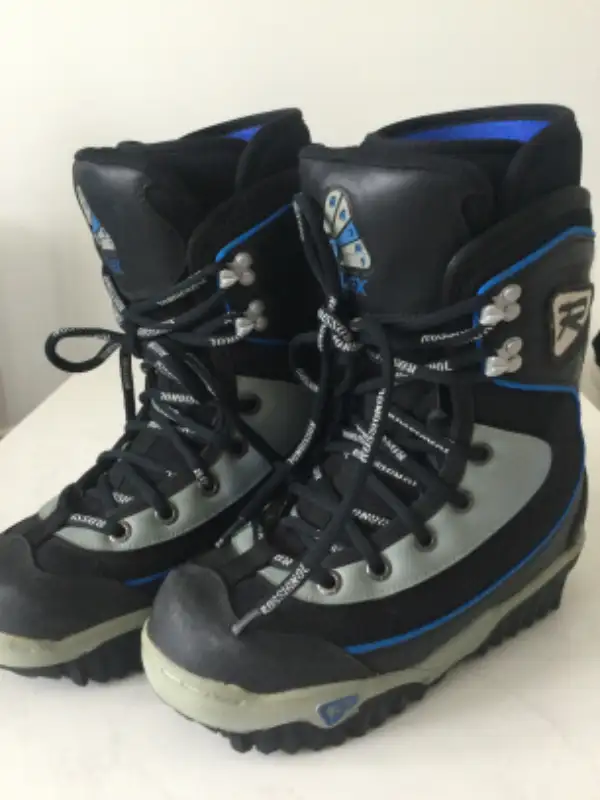 Rossignol Snowboard Boots - Womens Size US 7/25.0 in Snowboard in Calgary - Image 3
