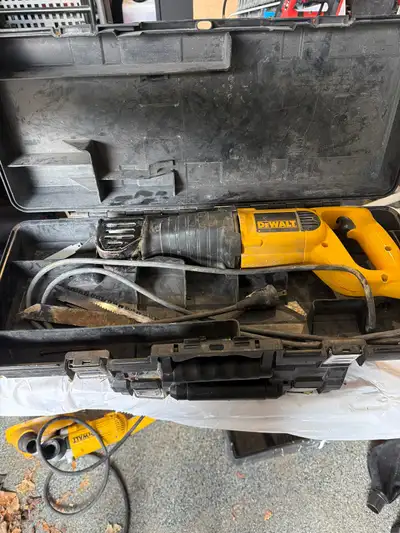 This powerful DEWALT corded reciprocating saw is ready to tackle your toughest demolition and cuttin...