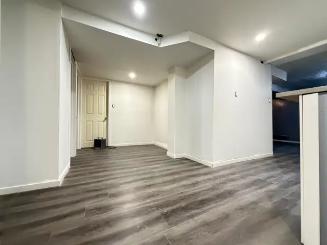 FOR SALE in Houses for Sale in London - Image 16