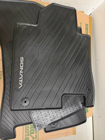 These are Hyundai Sonata floor mats, perfect for protecting your car's interior. As you can see from...