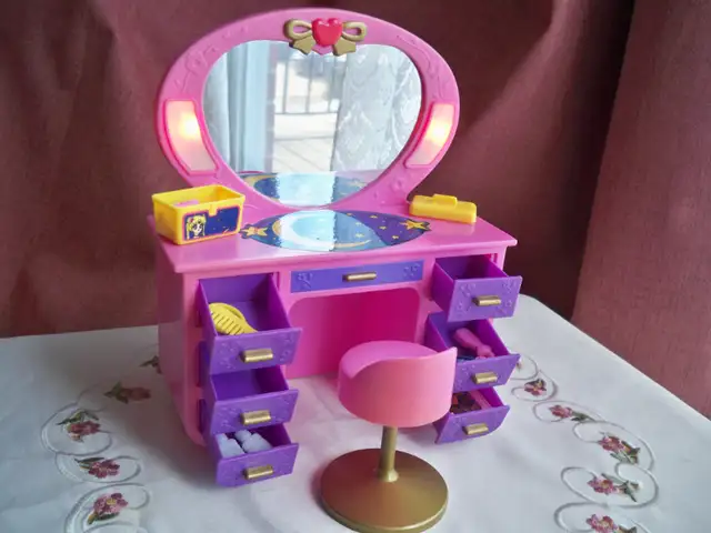 1997 Sailor Moon "Light-Up Dressing Table" Vanity in Box (Irwin) in Arts & Collectibles in Fredericton - Image 7