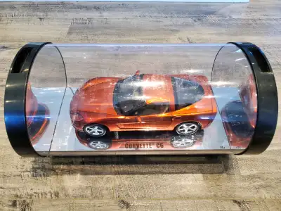 Rare BNIB H2754 1:18 DiecastHot Wheels Showcase Chevrolet Corvette C6 Metallic Orange