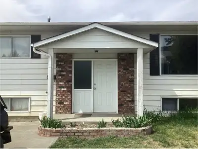 3 bedroom, upper floor of house. N/P, N/S. Large backyard, Nesika, Columneetza School area. Family o...