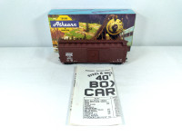 HO Train Athearn CNR 40' Wood Box Car #423678 Block Lettering