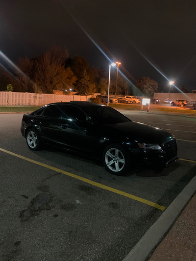 Audi A4 quattro 2012 (SELLING AS IS)