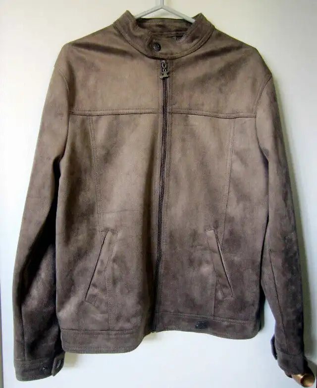 A Collezioni  New Suede Jacket Large (JJD-236) in Men's in City of Toronto - Image 2