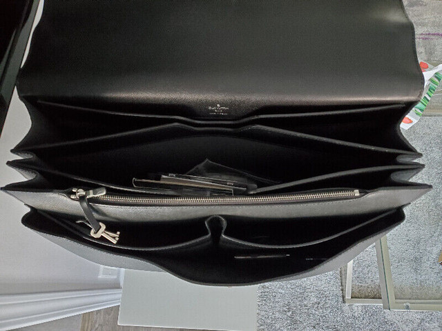 AUTHENTIC Louis Vuitton Neo Robusto Epi Briefcase in Women's - Bags & Wallets in Markham / York Region - Image 3
