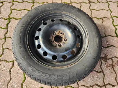 FOR SALE: Winter Tires with Rims – 225/60R16 98H (Set of 4) Tire Size: 225/60R16 Load/Speed Rating:...