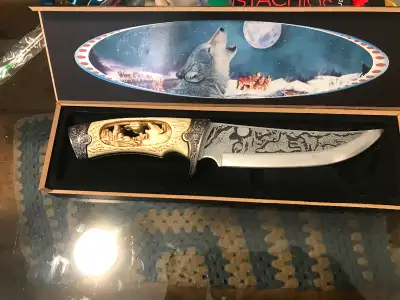 Has carving on knife never used asking 100