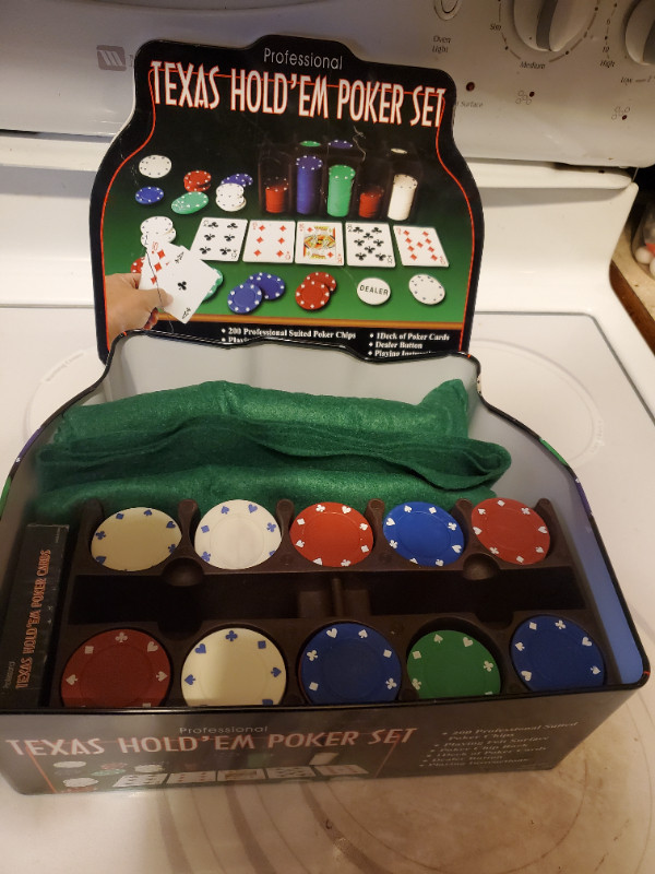 New poker set in Toys & Games in Prince Albert - Image 2