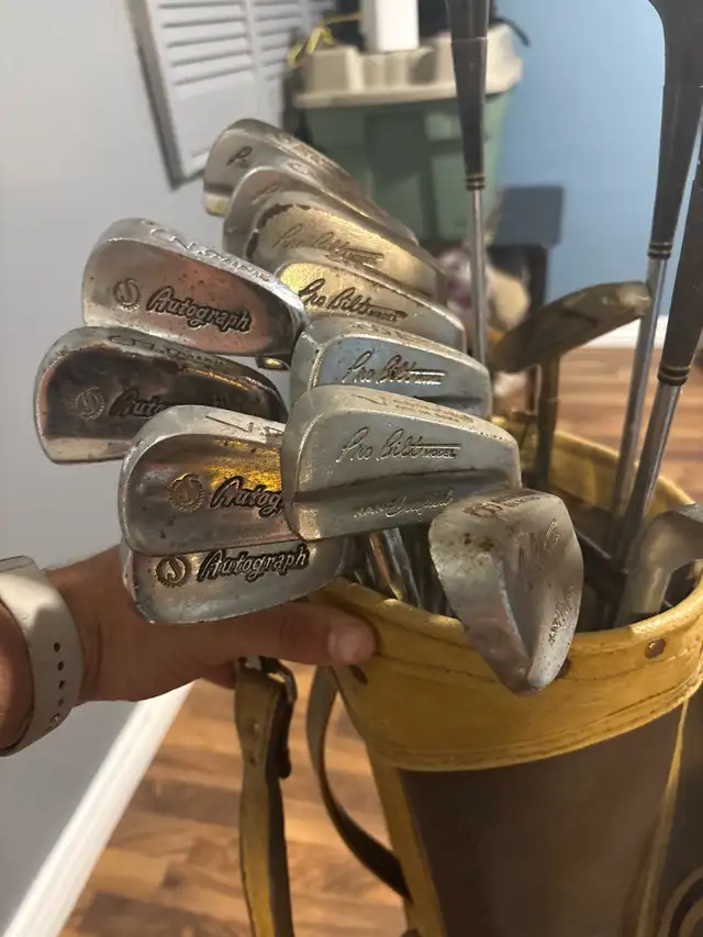 vintage golf clubs and bag in Golf in London - Image 3