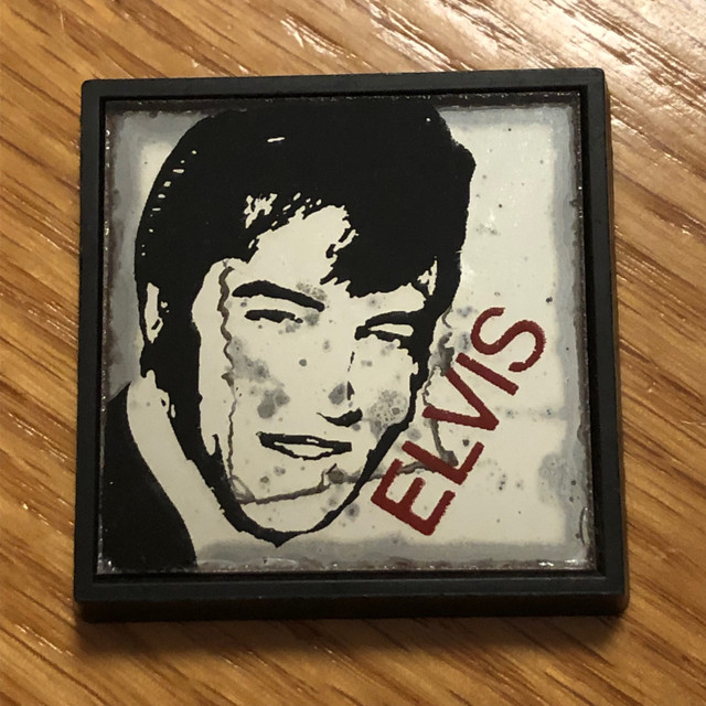 Vintage Elvis Mirror Pin in Arts & Collectibles in Kitchener / Waterloo